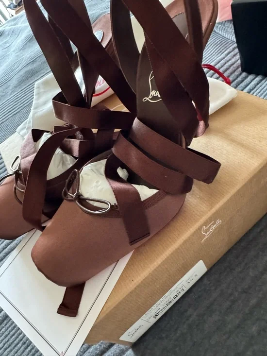 Christian Louboutin Cassia Lace Up Satin Pumps in Nude 8 - size 39.5 - Picture 6 of 12